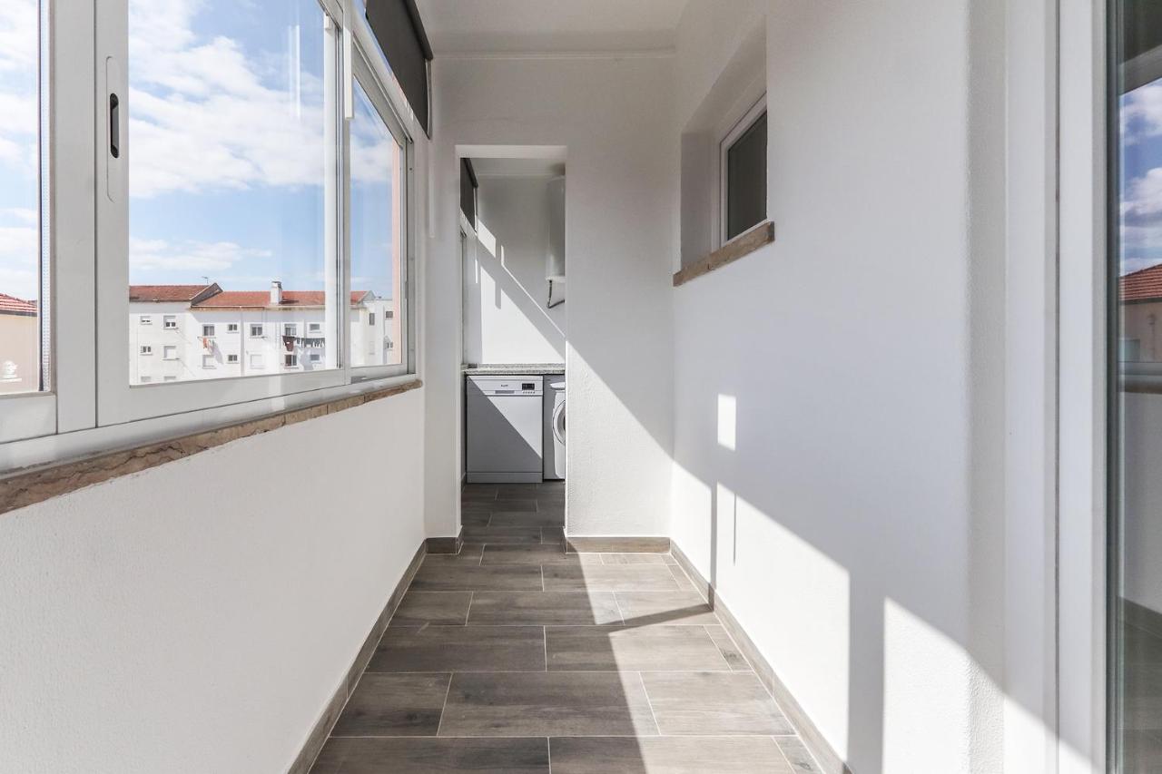 Vita Portucale ! Almada Balcony מראה חיצוני תמונה